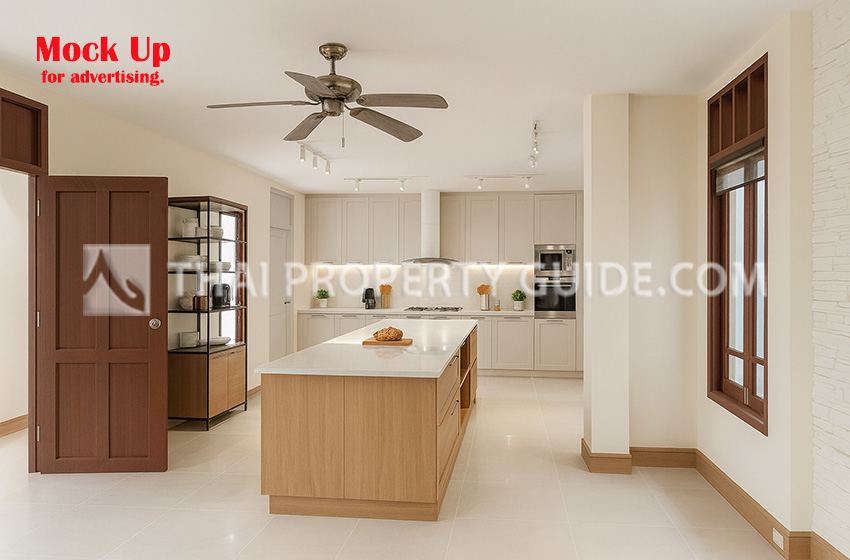 House with Private Pool in Sukhumvit 